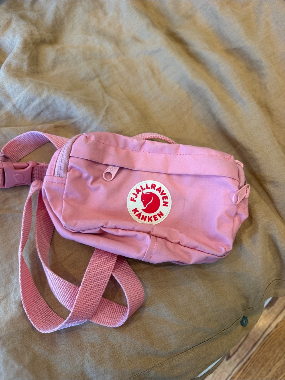 Fjallraven Kånken Pink Crossbody Sling